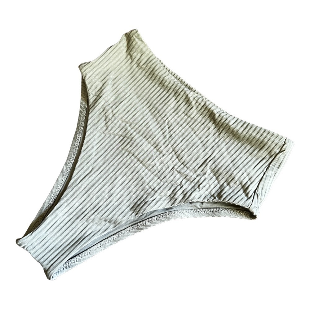 Vitamin A‎ Reversible Bikini Bottom nwot